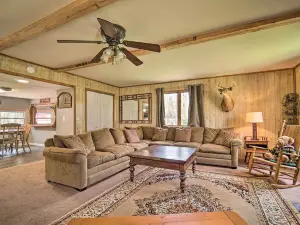 กระท่อมรัสเซลแบบดั้งเดิมและสมัยใหม่ พร้อมแกรมและเด็ก