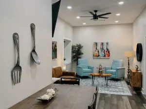 Downtown Loft Cozy 1-bedroom apartment in adorable Aberdeen with WiFi