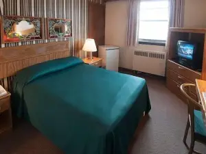 Curtis Gordon Motor Hotel