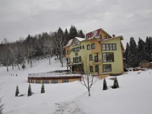 Club Bon Ton Hotel