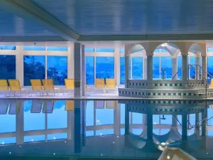 Panorama Boutique Apartment with complimentary Spa access at Solbad Hotel