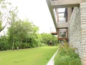 One 90 by the golf@kensville