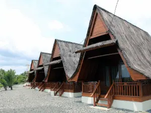 Woody Villa