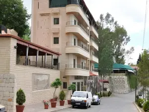 Taj Al Janoub Hotel