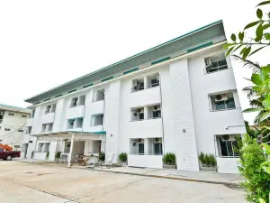Rungruang Apartment (Standard 02)