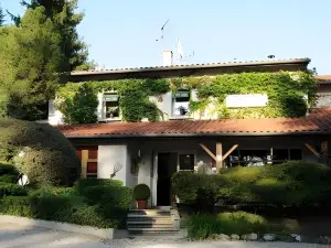Logis Hotel le Petit Casset