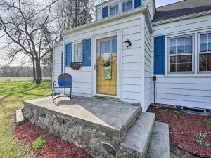 1940s Farm Cottage w/ Fire Pit, 4 Mi to Lake