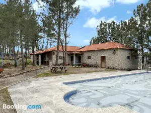 4 Bedrooms House with Private Pool Garden and Wifi at Vila Fernando