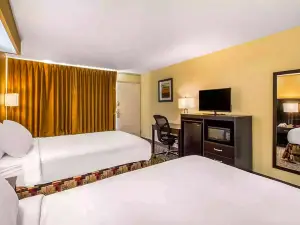 Ramada by Wyndham Santee I-95