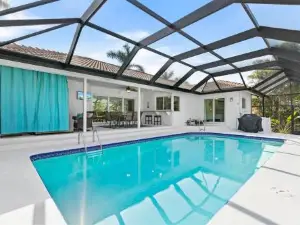 Grove Marco 3BR Waterfront Home Heated Pool & Dock