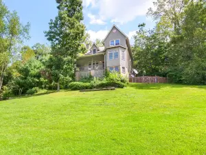 Lake View Manor on Tappan Lake
