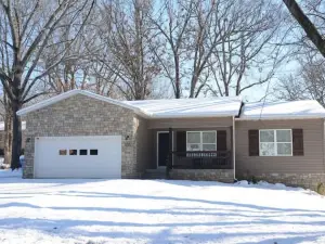Ozark Adventure Pad, attached garage