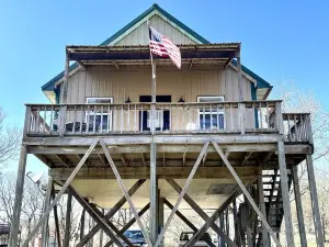 New Listing! Cozy Cabin Riverside Retreat in historic downtown Hardy, AR