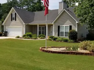 Quiet neighborhood with sidewalks & about a 15 min. walk to downtown Senoia.