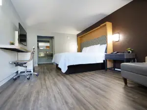 Columbus Inn and Suites