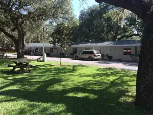 Cindy’s Motel & RV Park