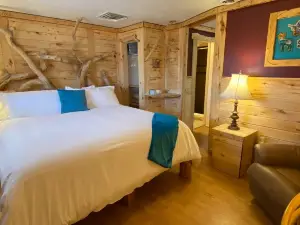 Cabin 4 at the Cedaredge Lodge