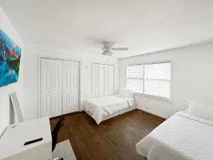 Keep it simple at this peaceful and centrally-located place.