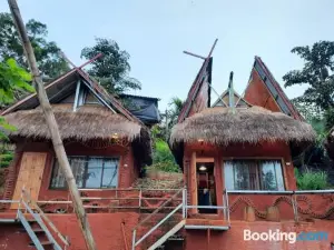 Akha Mud House Mae Salong