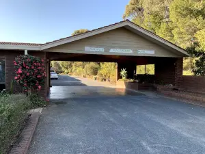 Kingswood Motel