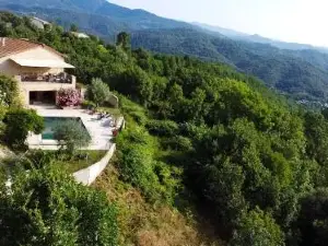 Villa de 4 Chambres Avec Piscine Privee Jacuzzi et Jardin Clos a Prades