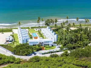 B Blue Beachouses