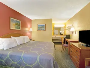 Super 8 by Wyndham la Marque TX/Texas City Area