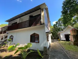 Capital O 92612 Penginapan d'Alas Purwo & BeachNearPadang Savana Sadengan