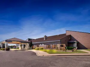 Heartland Inn  Suites, SureStay Collection by Best Western