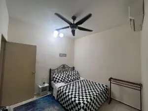 HOMESTAY PERMAI UTAMA II GURUN (MUSLIM ONLY)