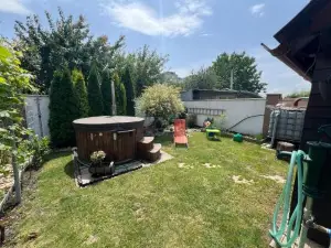 -Self-Check- 4-Bedroom Family House with Heated Tub