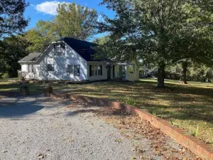 Acorn Acres- Sleeps 8, 2 Baths