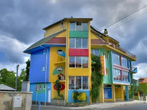 The Colourful Mansion Hotel