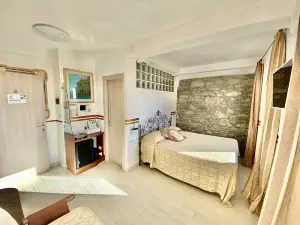 Giovanni Rooms Manarola