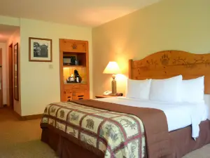 Overlook Lodge and Stone Cottages at Bear Mountain