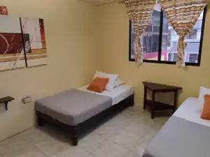 Dreamkapture Hostel Close to the Airport and Bus Terminal
