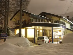 เคส์เฮาส์ ฮาคุบะ แอลป์ - โฮสเทล