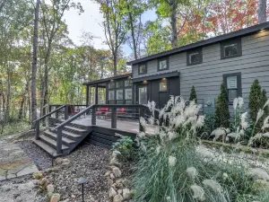 Serene Tiny Retreat with Amazing Hiking Trails in Tennessee