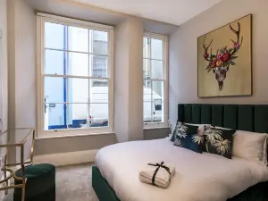 Pieces of Eight - 2 Bedroom Apartment - Tenby