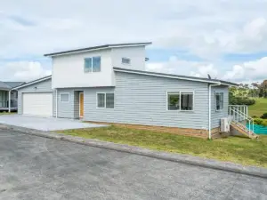 Ruakaka Sands - Ruakaka Holiday Home