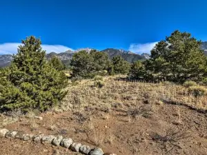 Cozy Remote Retreat • Mountain Views • Stargazing