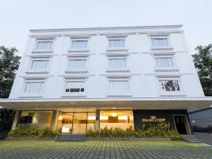 White Palace Hotel
