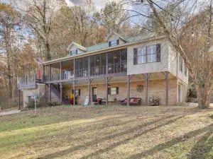 Waterfront Lay Lake Retreat w/ Dock & 3 Piers!