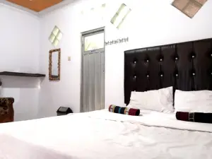 Villa Cahaya 3 Guci Mitra RedDoorz
