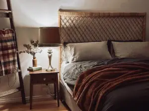 Hey Little Joe - Cosy Retreat with Mountain Views