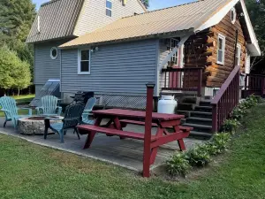 Private Cabin, 30 Acres, 40 Min to Sugarloaf. Can Snowmobile, Atv and Hike Paths