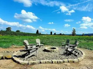3-bedroom barndominium on a family farm in charming Clatskanie countryside
