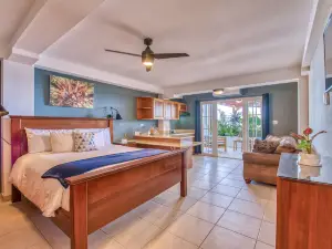 Tropical Suites Hotel