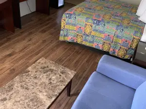Smokey Point Motor Inn