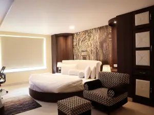 Kingdom Hotel